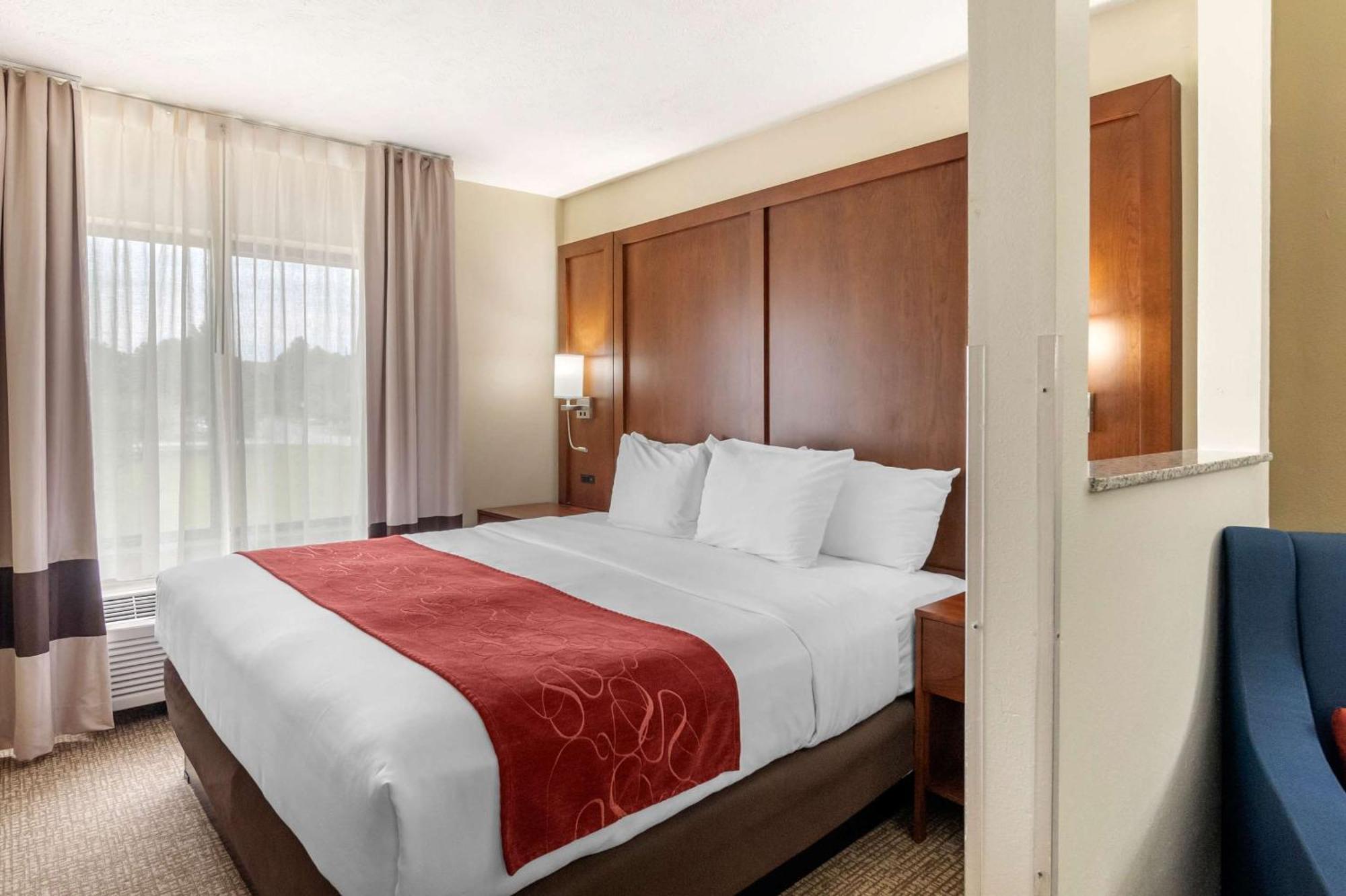 Comfort Suites Speedway - Kansas City Extérieur photo