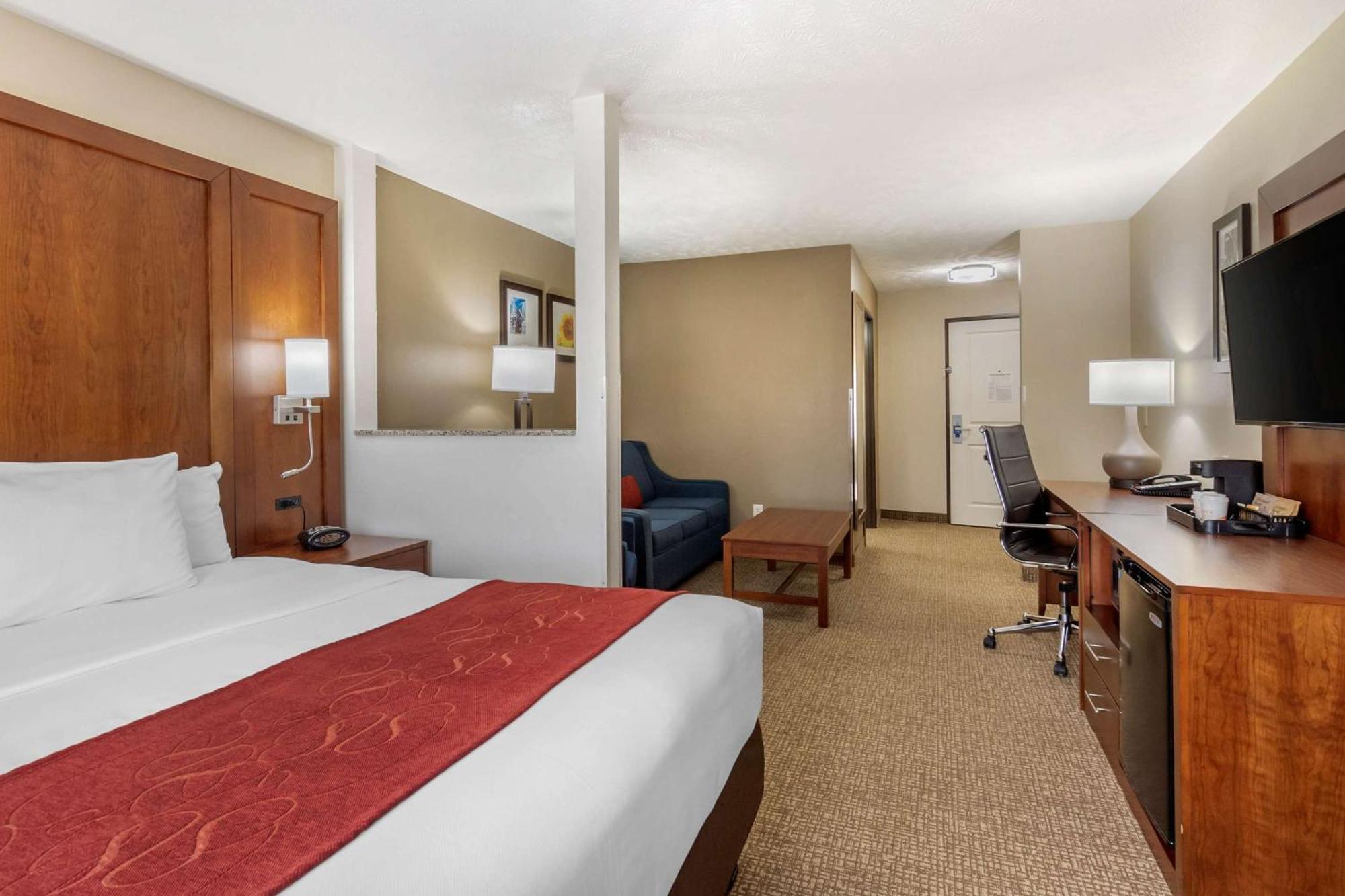 Comfort Suites Speedway - Kansas City Extérieur photo