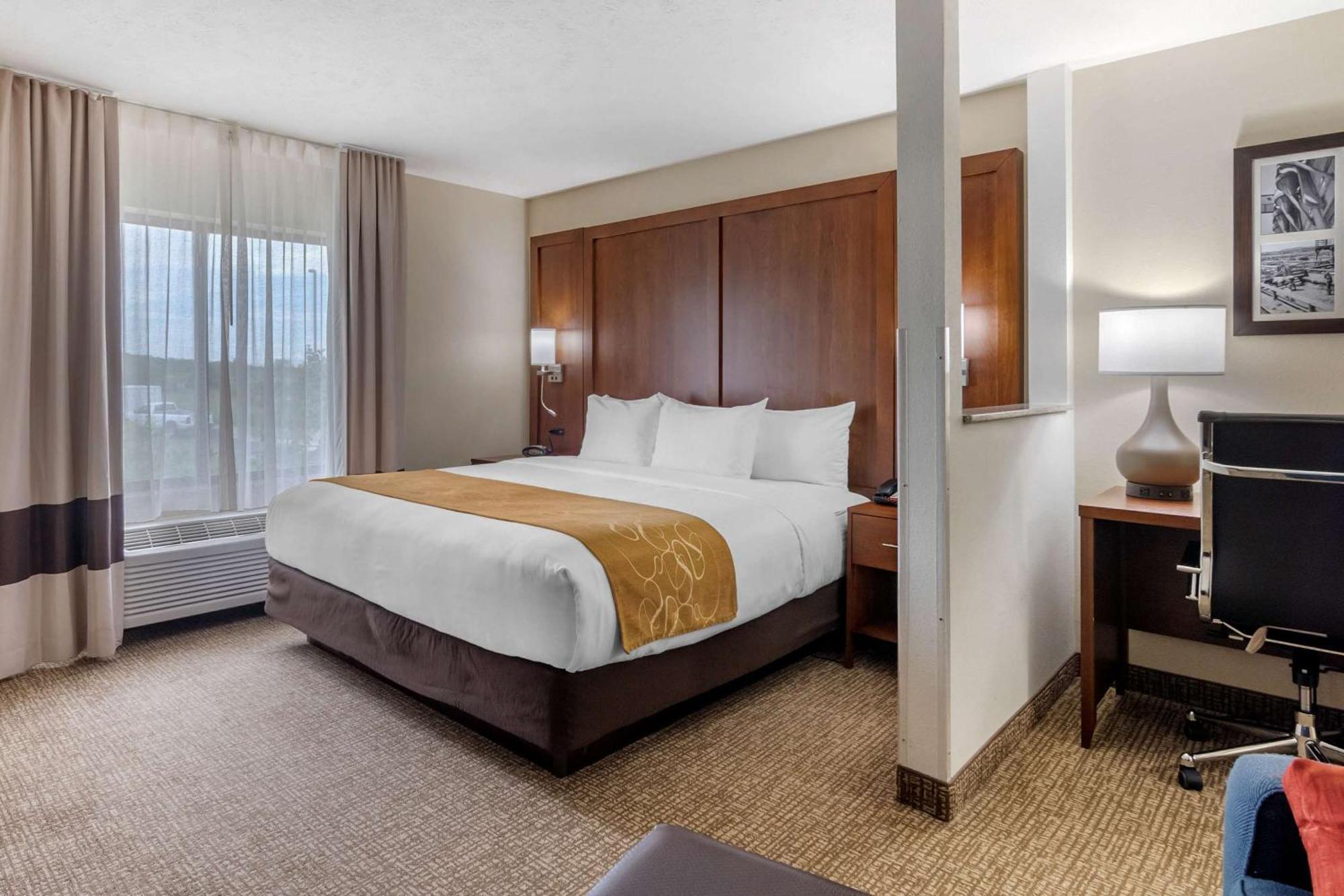 Comfort Suites Speedway - Kansas City Extérieur photo